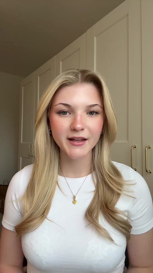 Post 1 by 𝐀𝐌𝐘🌟 on TikTok (video)