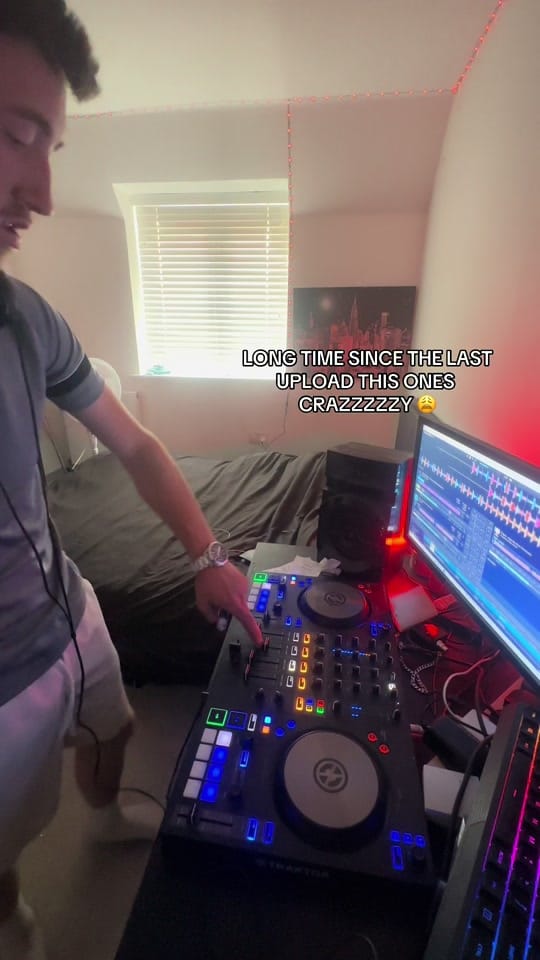 Post 3 by lewishydeee3 on TikTok (video)