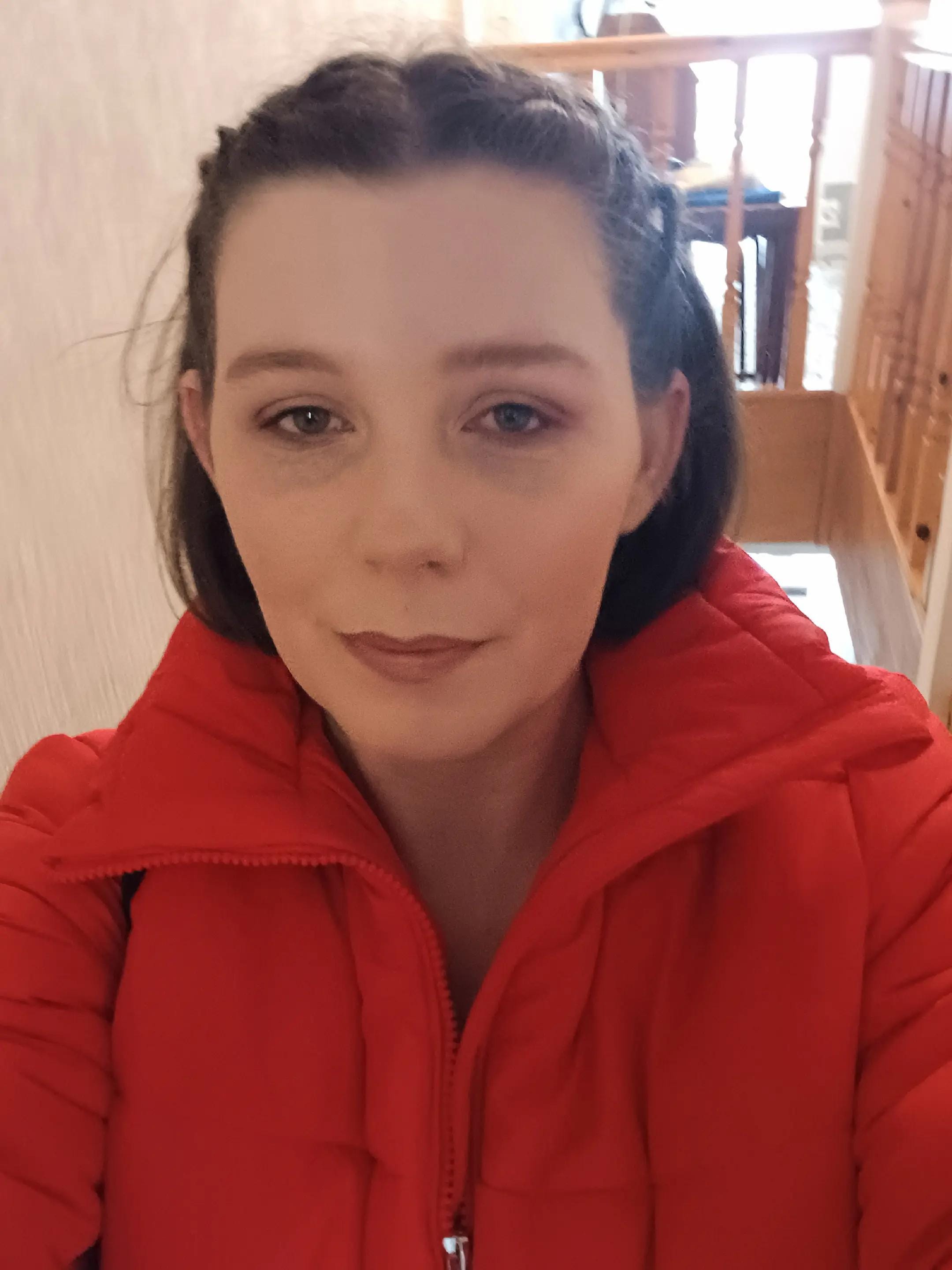 Post 4 by Lena on TikTok (video)
