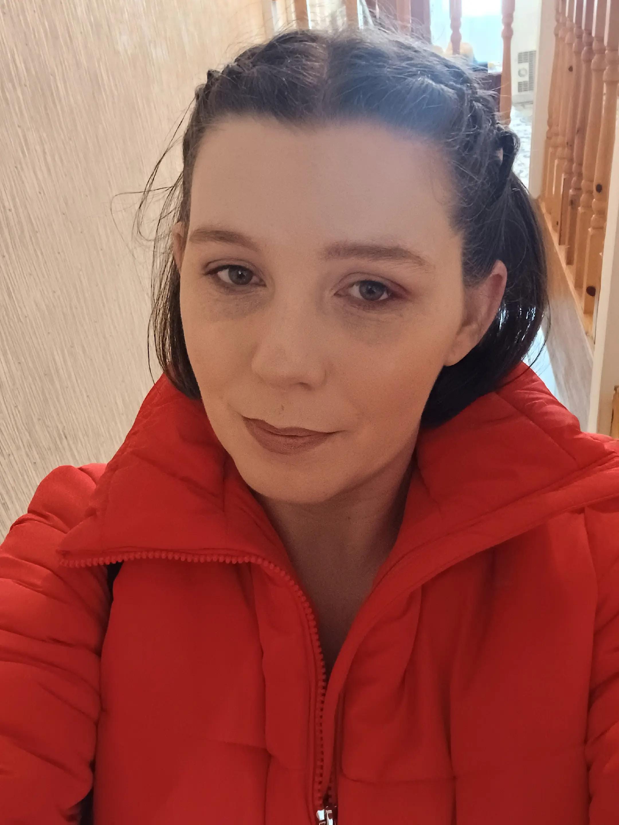 Post 6 by Lena on TikTok (video)