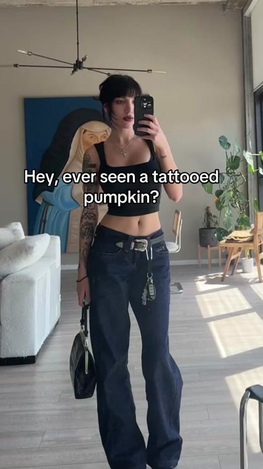 Post 4 by Lua Hills on TikTok (video)