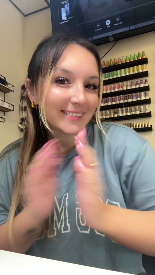 Post 4 by Emalee Alzate on TikTok (video)