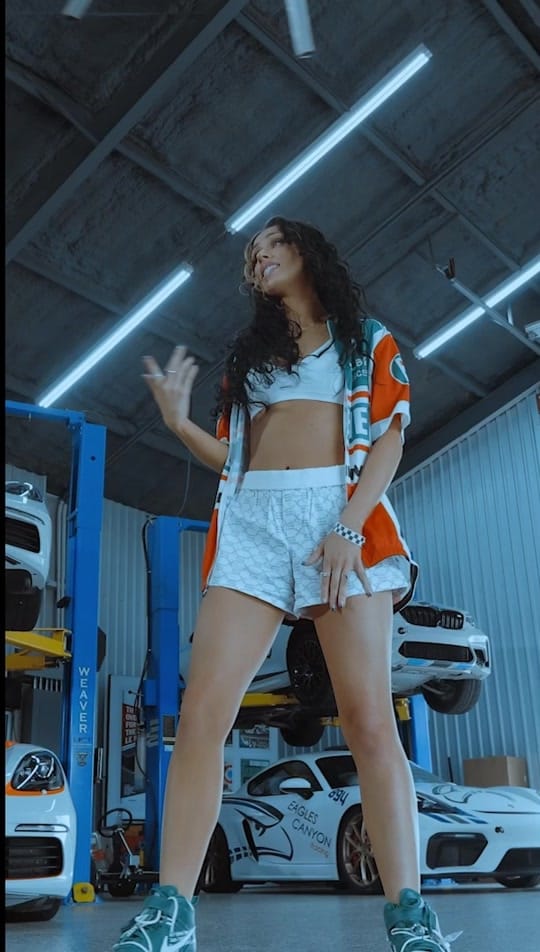 Post 6 by Jonni on TikTok (video)