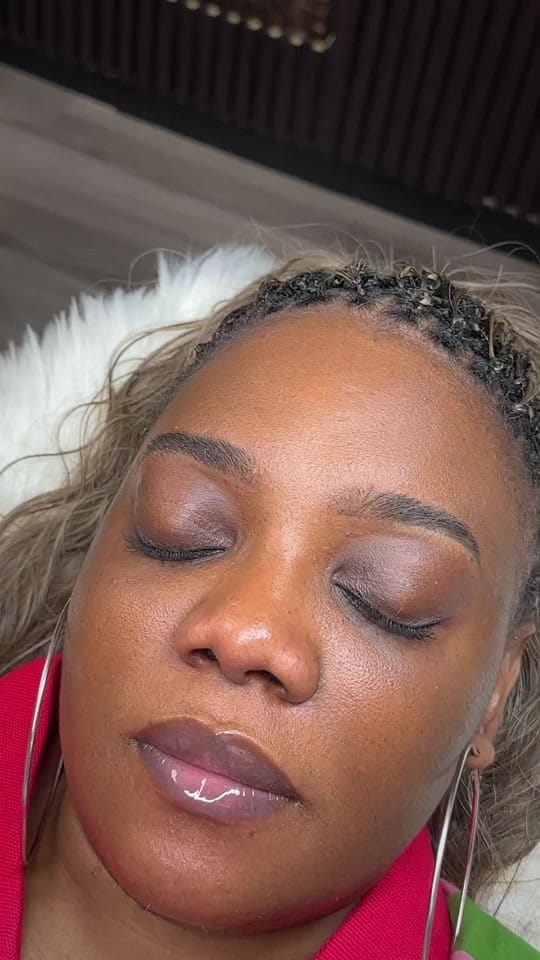 Post 2 by Brow +Lash Artist in Ikeja on TikTok (video)