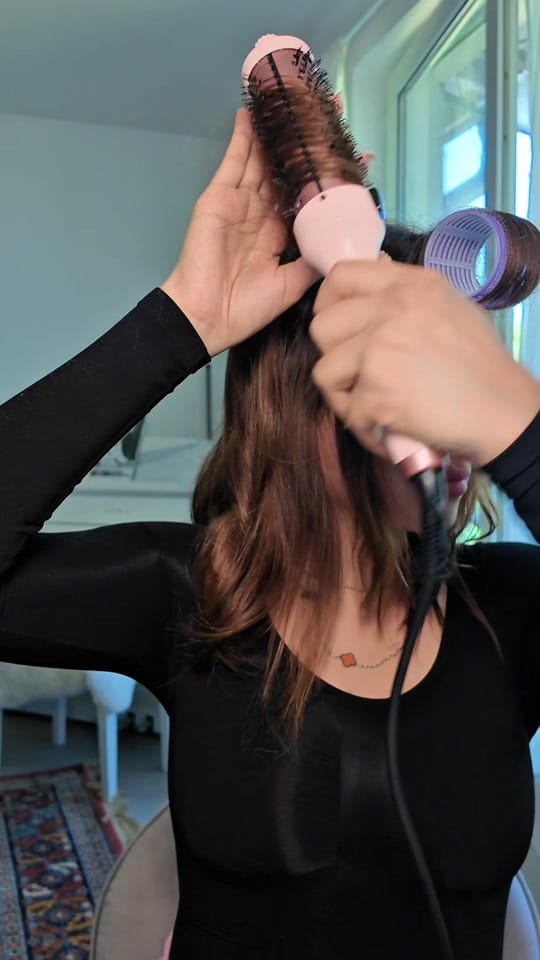 Post 2 by hivavibes on TikTok (video)