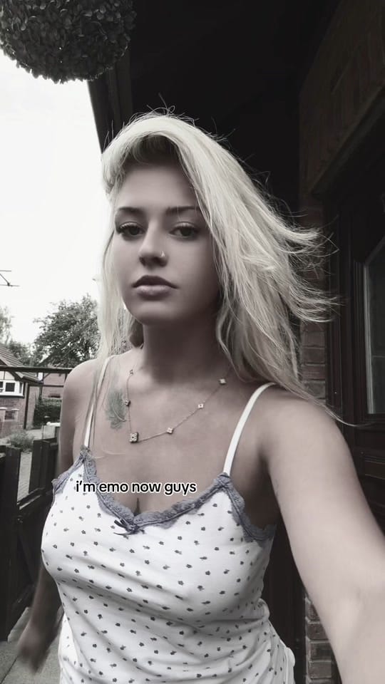 Post 9 by hollyswinburn on TikTok (video)