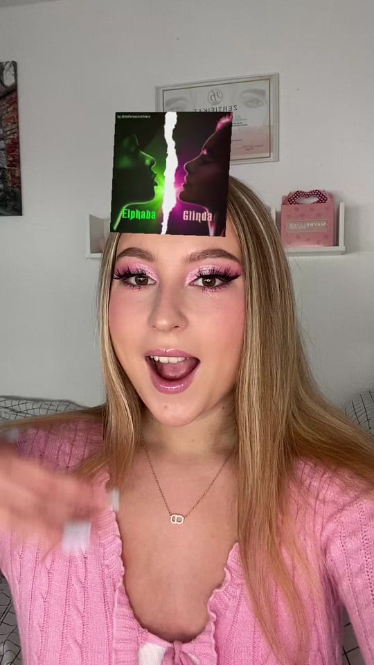 Post 9 by makeupwithmilena on TikTok (video)