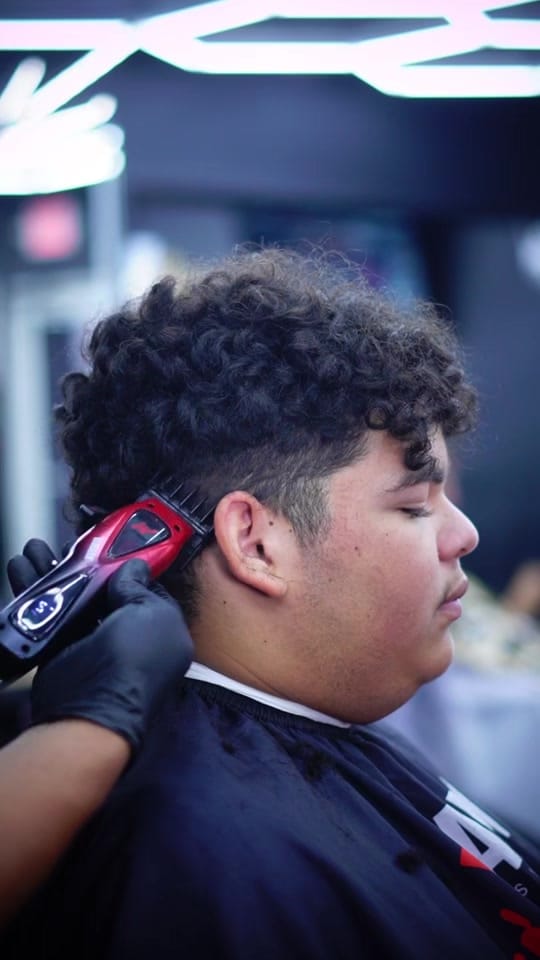 Post 8 by Rayo barber on TikTok (video)