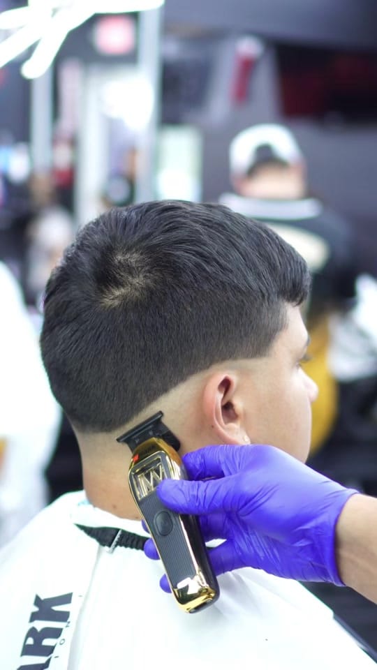 Post 7 by Rayo barber on TikTok (video)