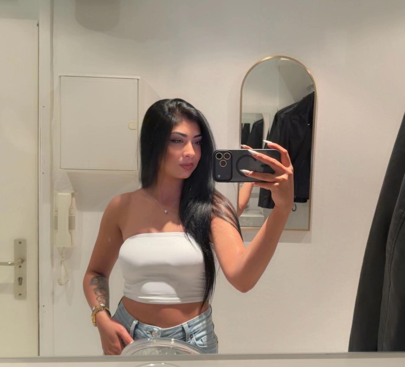Post 1 by +381 on TikTok (video)