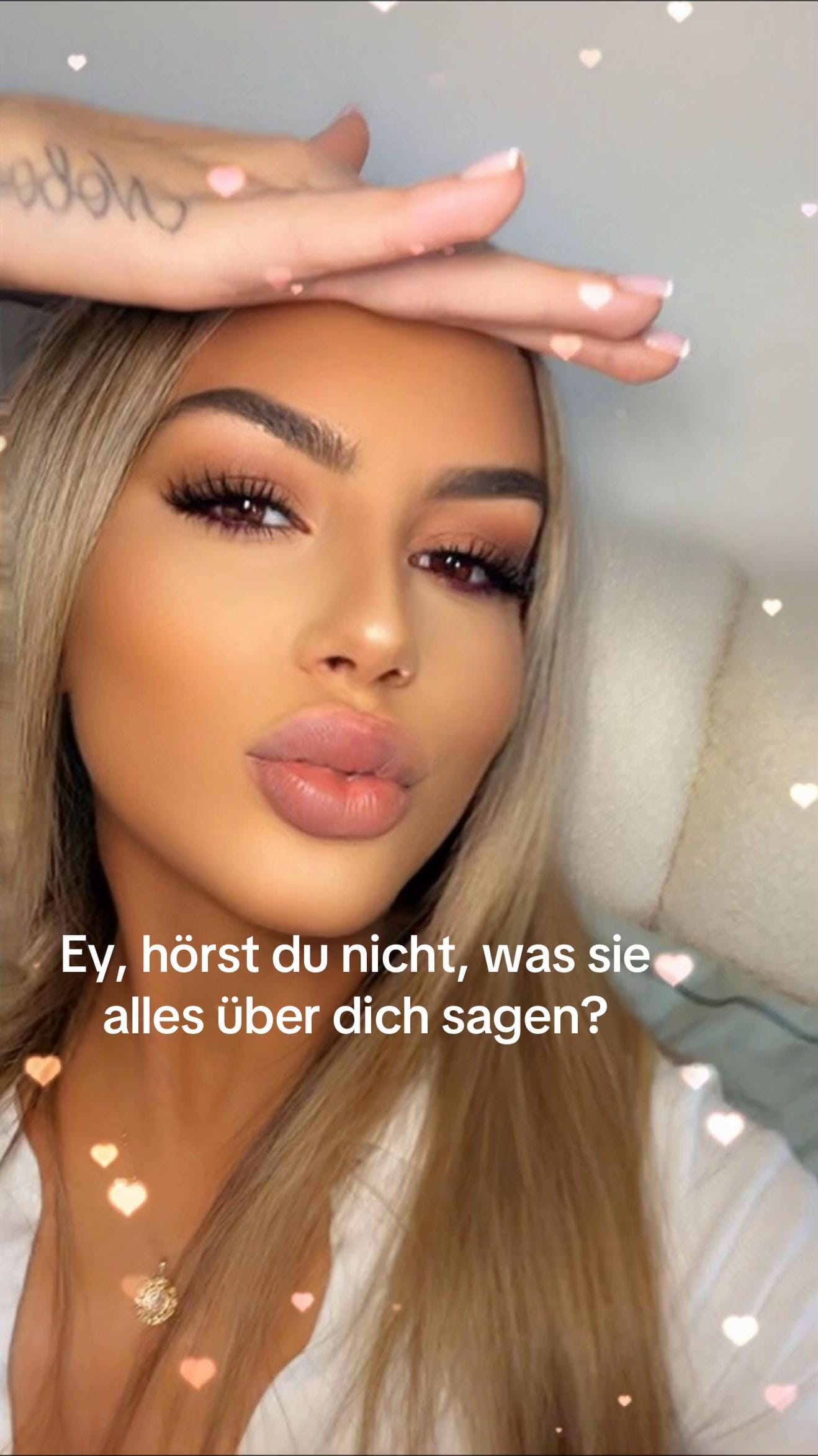 Post 4 by itsloriimarbella on TikTok (video)