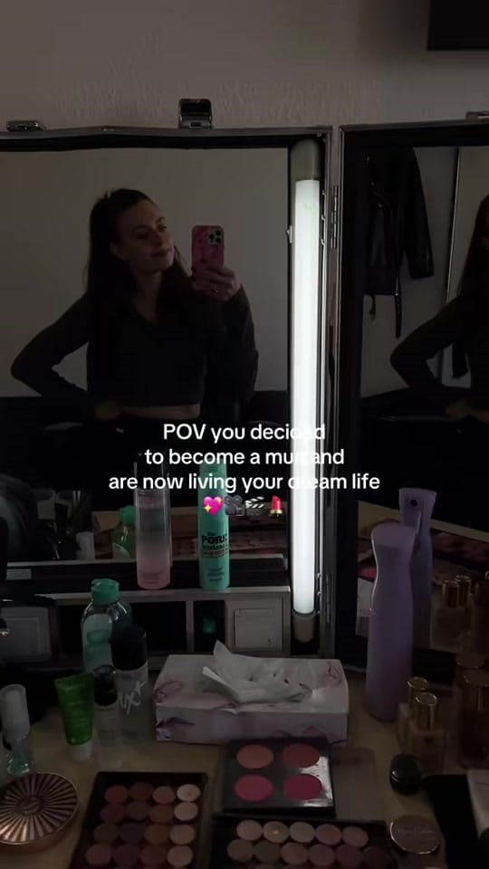 Post 7 by Nina | Make-up Artist on TikTok (video)