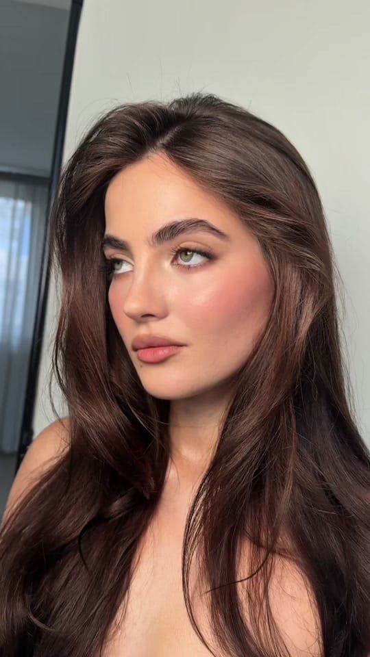 Post 4 by Nina | Make-up Artist on TikTok (video)
