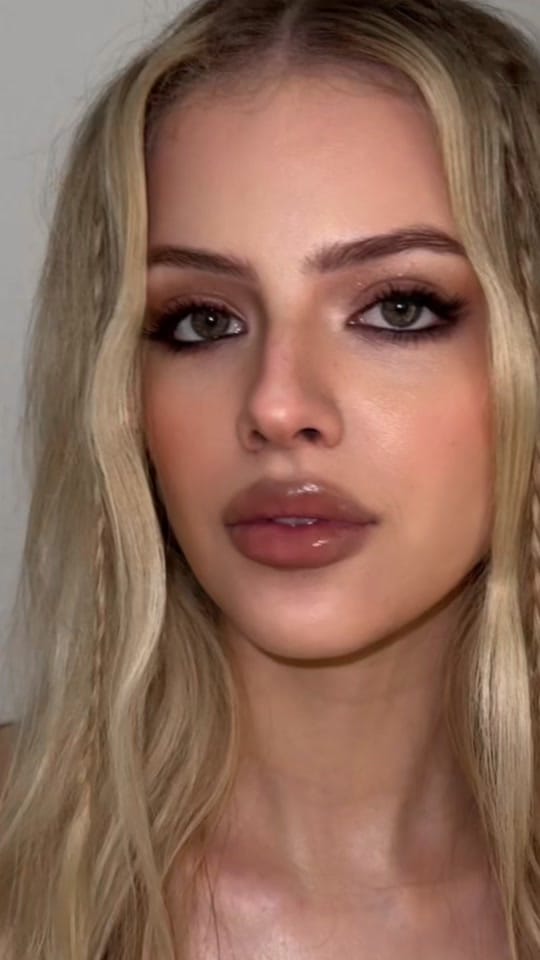 Post 2 by Nina | Make-up Artist on TikTok (video)