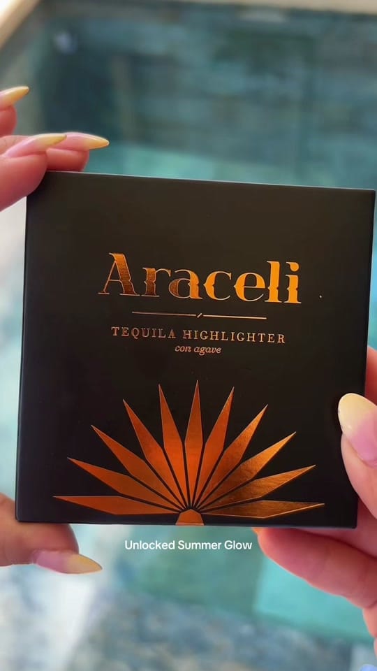 Post 3 by Araceli Beauty on TikTok (video)