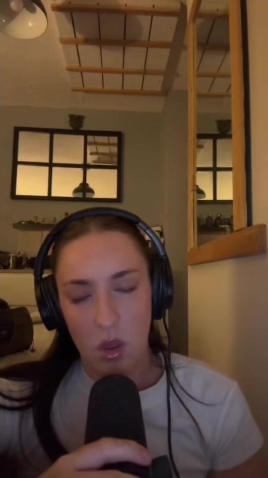 Post 4 by Bebe Jade on TikTok (video)