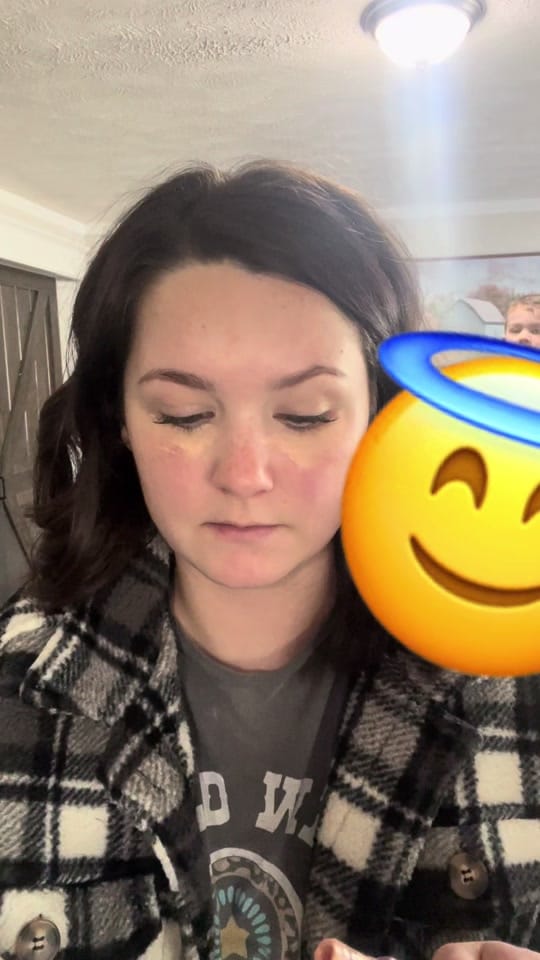 Post 4 by Sara West on TikTok (video)