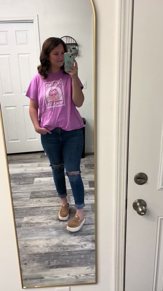 Post 7 by Sara West on TikTok (video)