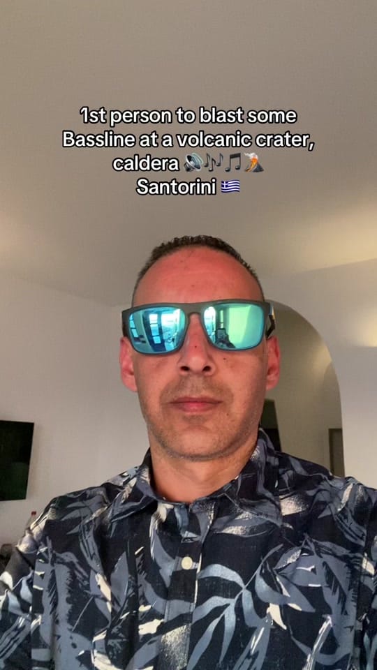 Post 4 by L.R.Ros on TikTok (video)