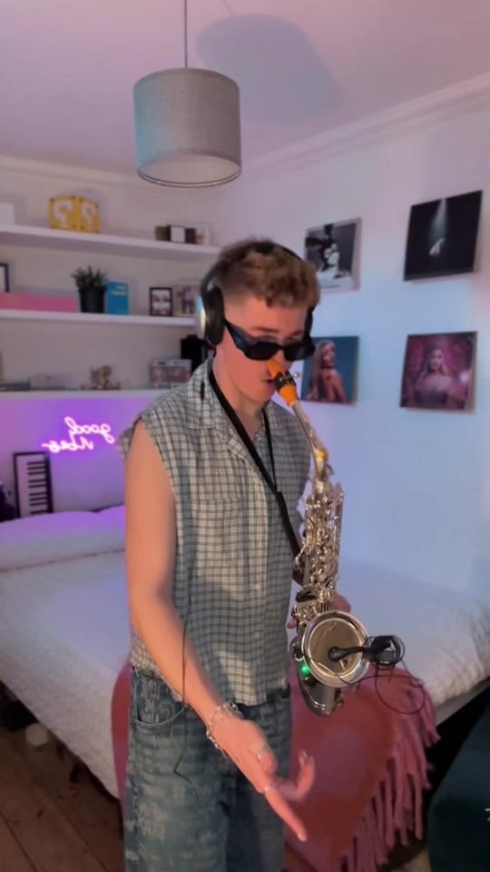 Post 6 by Jam Saxx on TikTok (video)