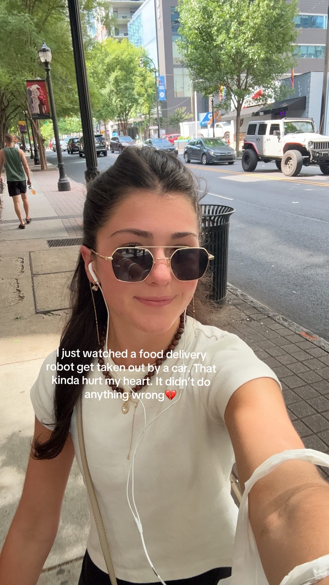 Post 2 by essentiallyelise on TikTok (video)