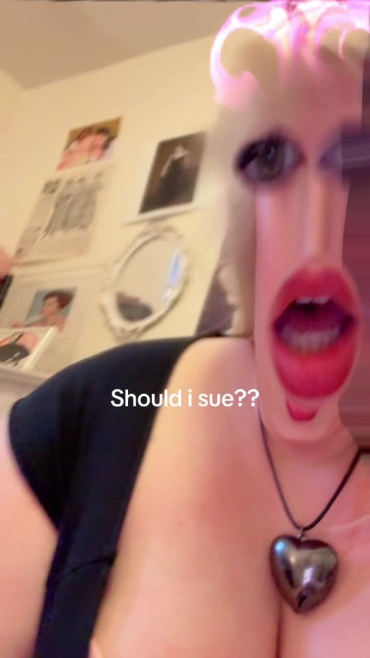 Post 7 by London Riley Keller on TikTok (video)