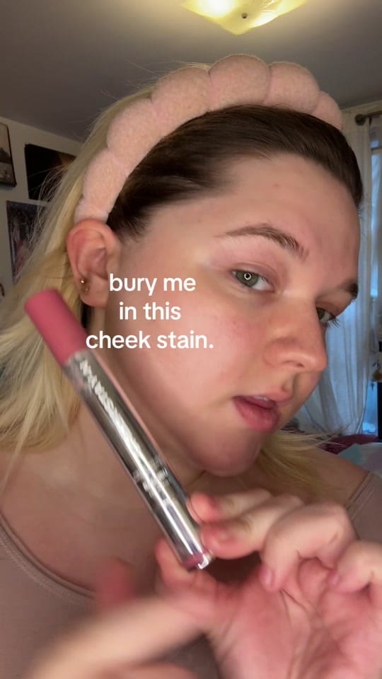 Post 9 by London Riley Keller on TikTok (video)