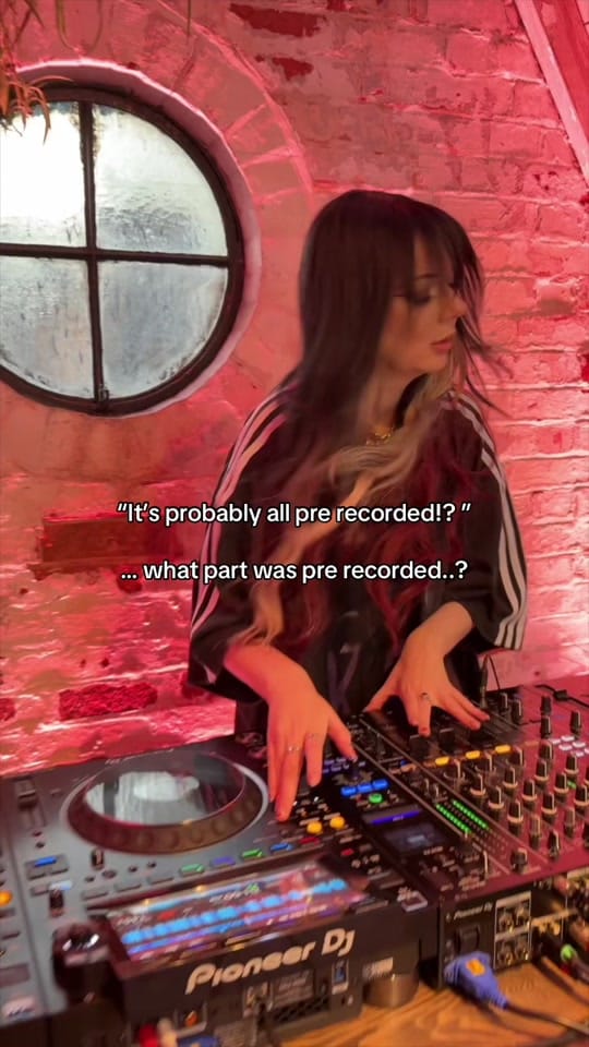 Post 4 by ZOE LONDON DJ on TikTok (video)
