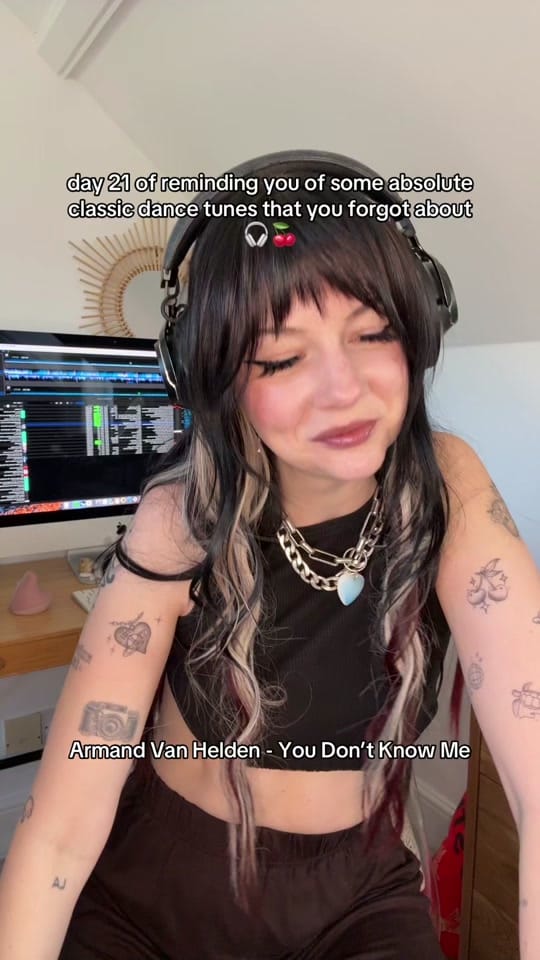 Post 6 by ZOE LONDON DJ on TikTok (video)
