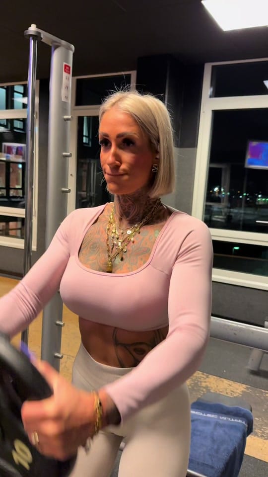 Post 7 by QueenCarolin on TikTok (video)