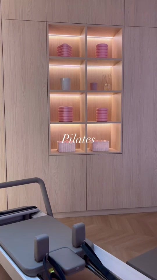 Post 1 by DieNelly | UGC/Content Creator on TikTok (video)