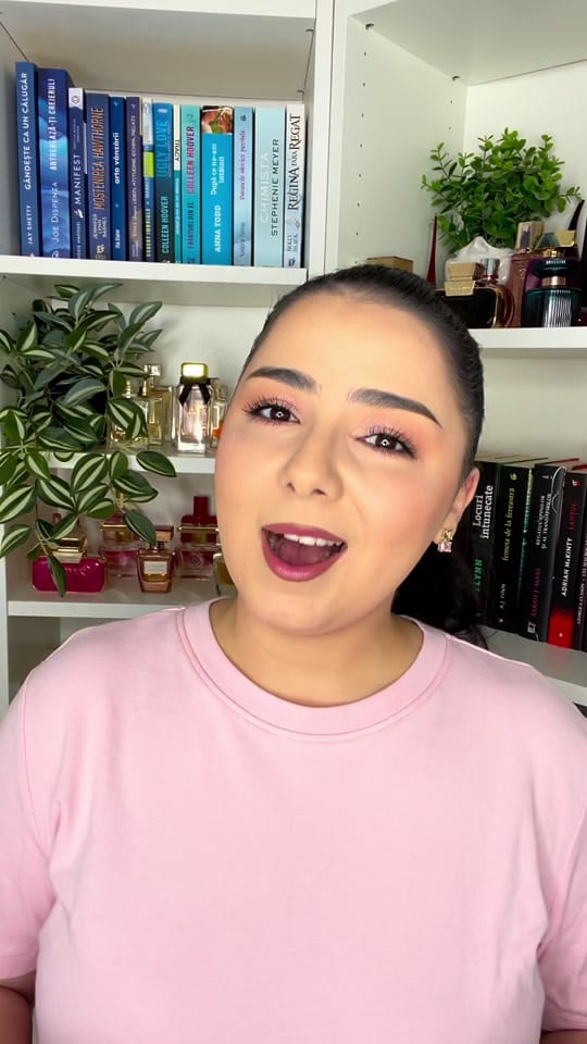 Post 6 by Georgiana Dumitra on TikTok (video)