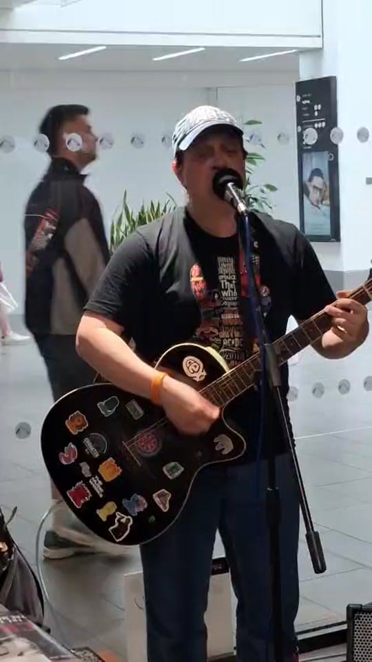 Post 9 by Chris Boman 🎤🎸🎼💕 on TikTok (video)