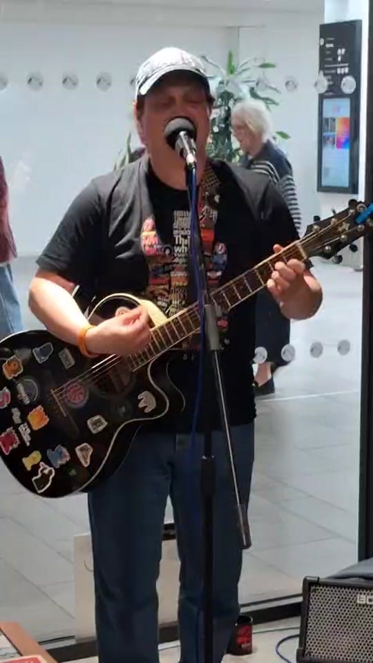 Post 10 by Chris Boman 🎤🎸🎼💕 on TikTok (video)