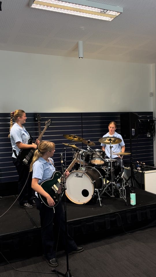 Post 5 by citrussband on TikTok (video)