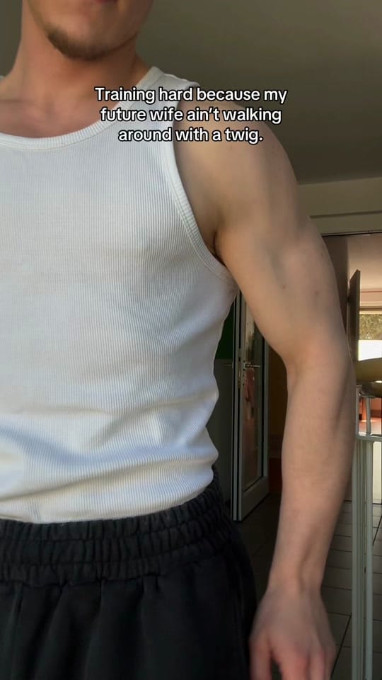 Post 1 by just.a.rxndom.gymbro on TikTok (video)