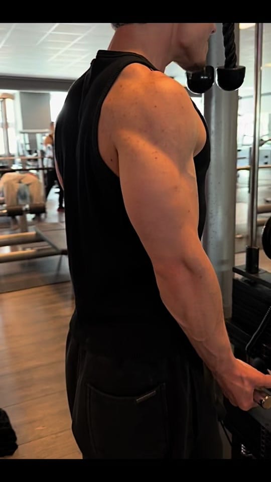 Post 2 by just.a.rxndom.gymbro on TikTok (video)