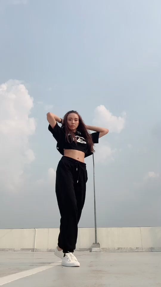 Post 6 by Danie Groves on TikTok (video)