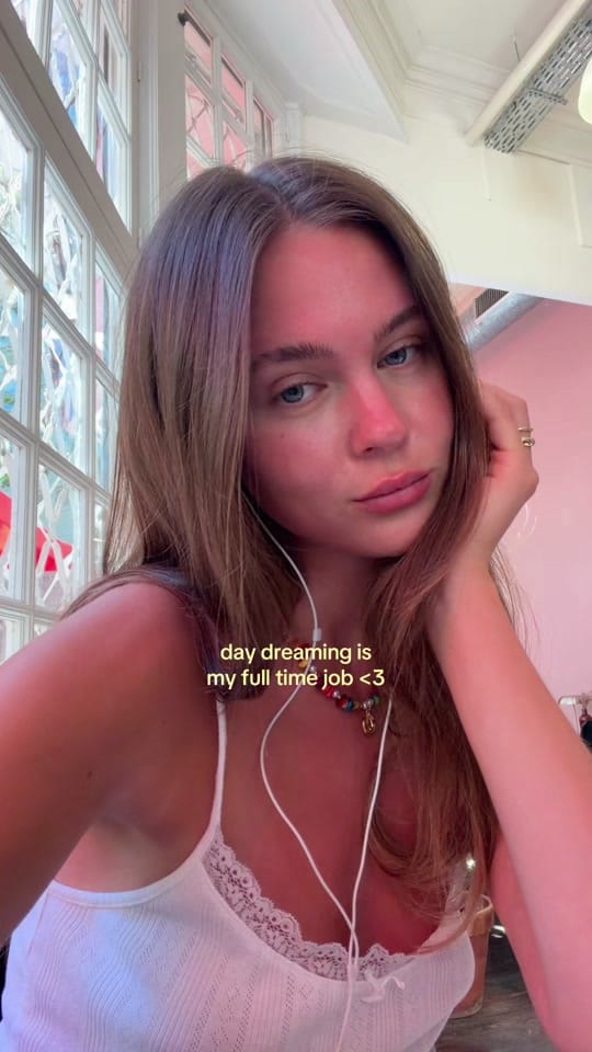 Post 6 by Lorena:) on TikTok (video)