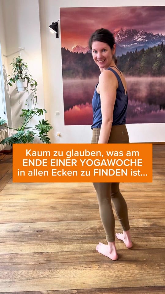 Post 8 by yogafürdich on TikTok (video)