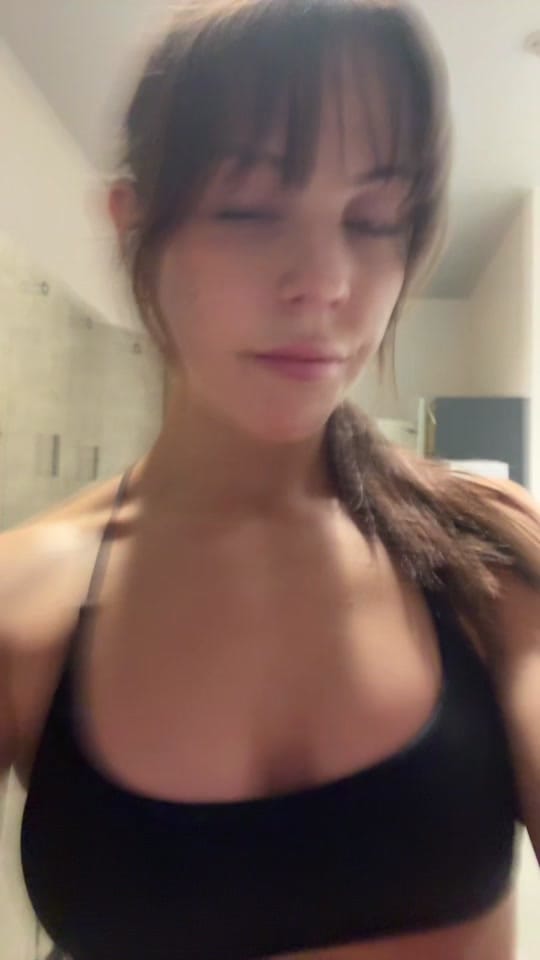 Post 3 by livia | fitness and health on TikTok (video)