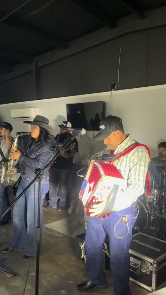 Post 3 by Noelia Romero on TikTok (video)