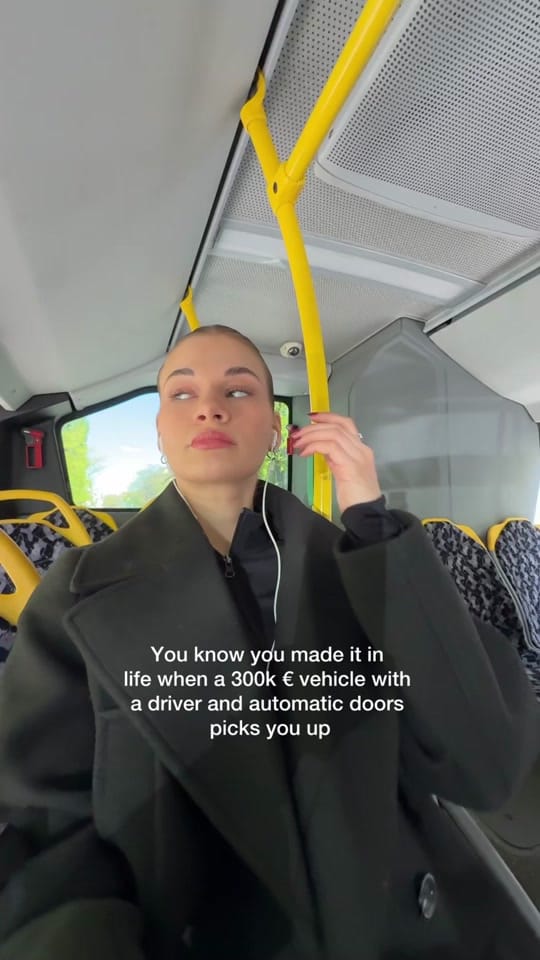 Post 7 by carolinaaa on TikTok (video)