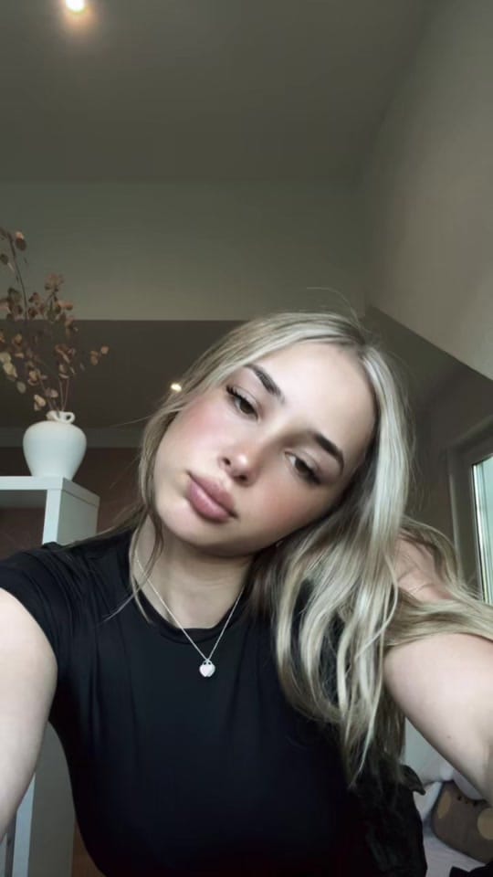 Post 6 by Anna 🫶🏻 on TikTok (video)
