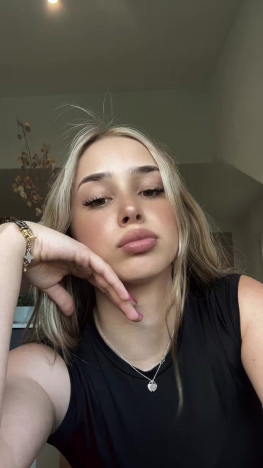 Post 7 by Anna 🫶🏻 on TikTok (video)