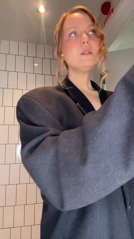 Post 5 by F on TikTok (video)