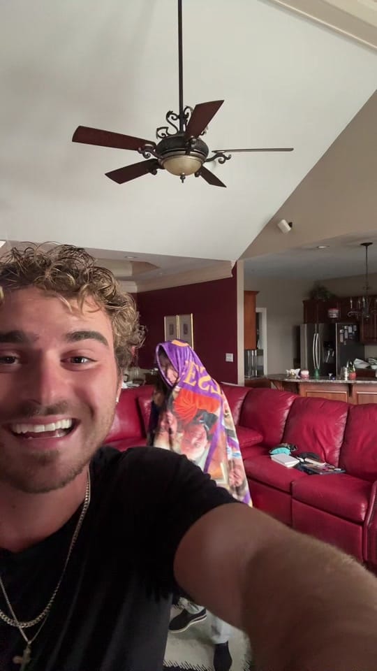 Post 4 by Hunter Kraeszig on TikTok (video)