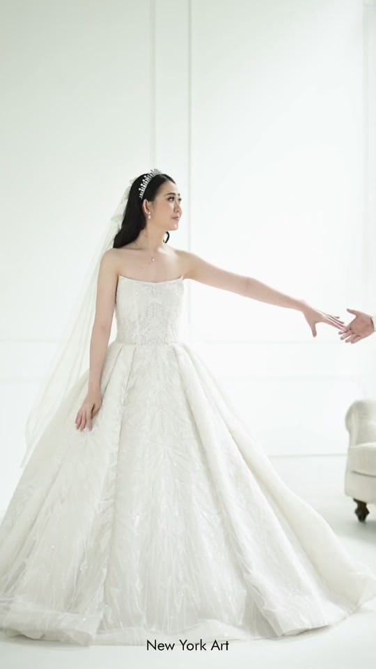 Post 1 by New York Art Bridal Official on TikTok (video)