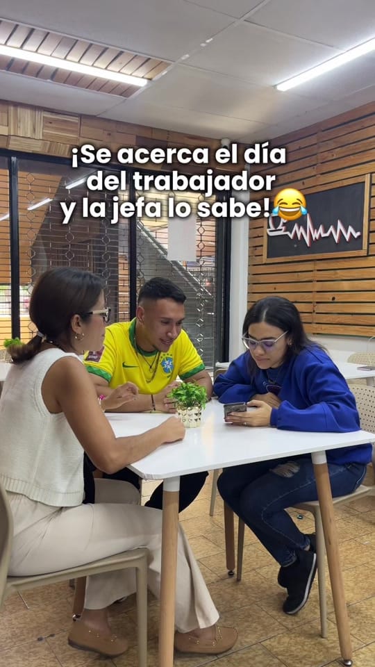 Post 1 by Turquesa on TikTok (video)