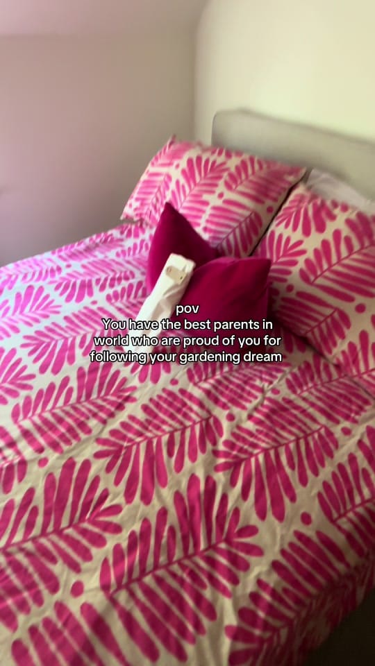 Post 7 by onplanetgeorgia on TikTok (video)